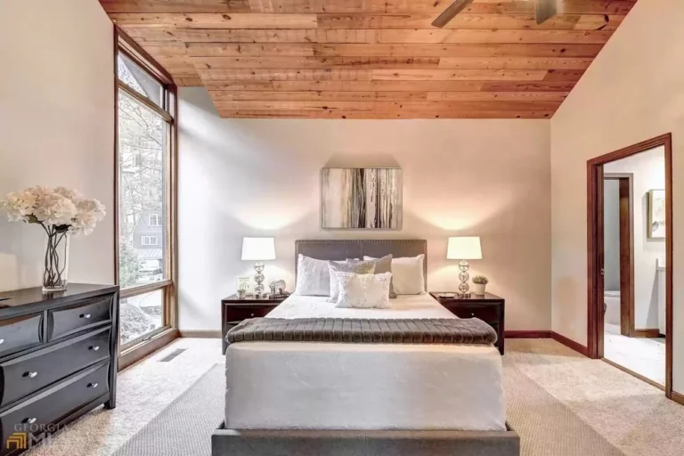 In-law suite Dunwoody Georgia bedroom addition by Valarda